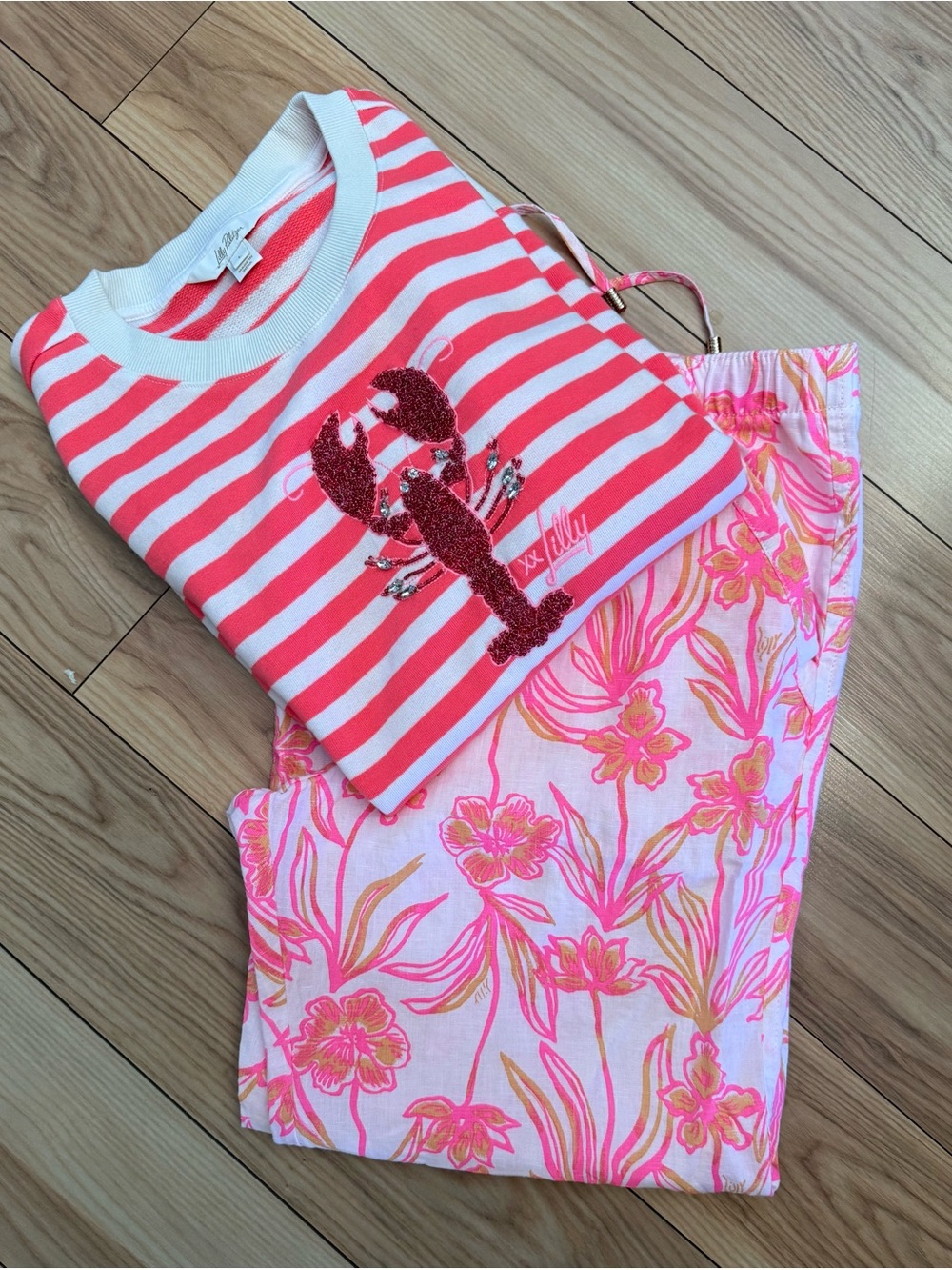 NWOT Lilly Pulitzer Ballad Sweatshirt in Cane Coral So Clawsome. Size large - Picture 4 of 4
